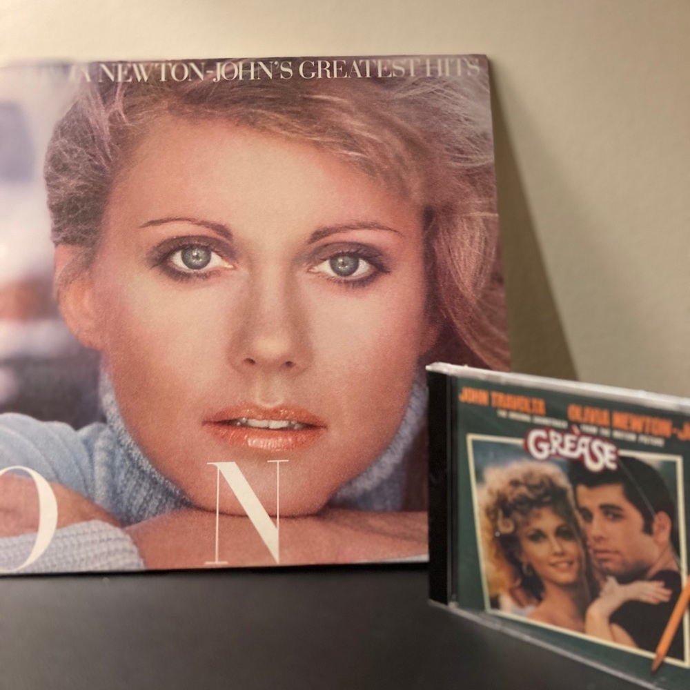 🌸1977 "Olivia Newton John's Greatest Hits" LP - MCA Records ‎& Grease CD